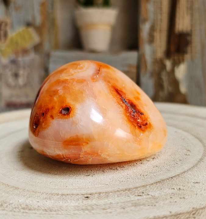 Carnelian Stone - Meaning and Properties